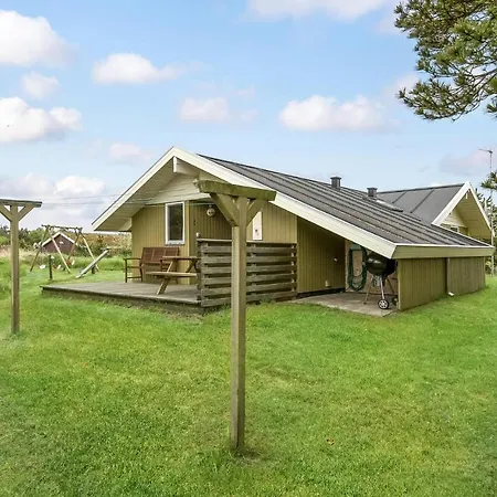 Lovely Home In Romo With Kitchen