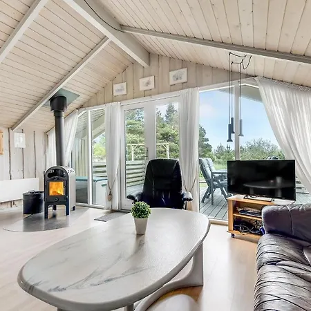Lovely Home In Romo With Kitchen *